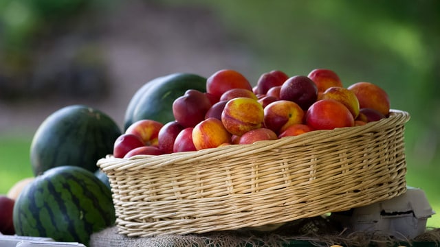 Share some juicy good news in the Brag Basket