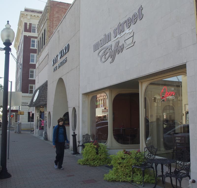 A stead stream of early customers stopped for coffee in downtown Ardmore, Oklahoma. Not many other stores were open. Photo by Becky McCray.